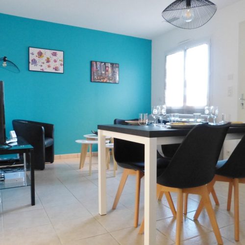 Sweet Estagel-cuisine-vu-sur-salon-noir